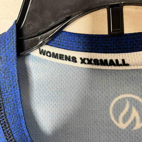 InkNBurn Blue Koi Fish Short Sleeve Graphic T Shirt XXS 2XS Workout Running Gym - Picture 3 of 5